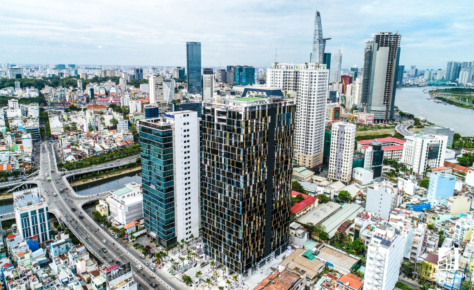 Bất động sản hàng hiệu đổ về đô thị