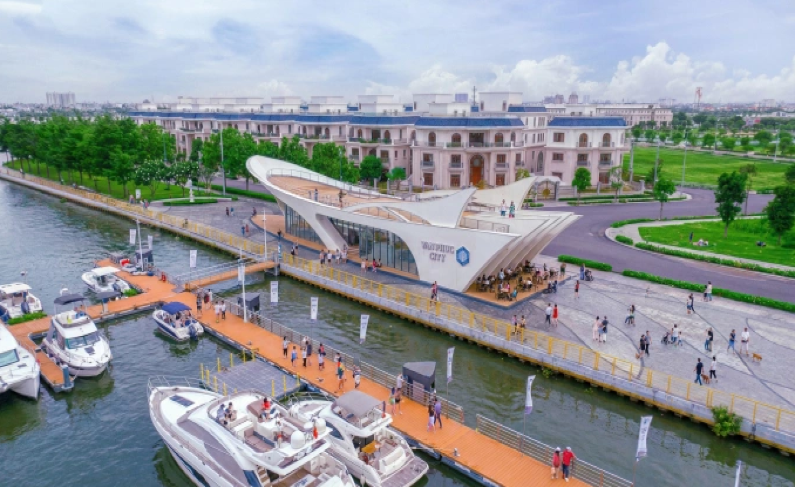 Bến du thuyền nội khu tạo lợi thế thương mại cho Van Phuc City