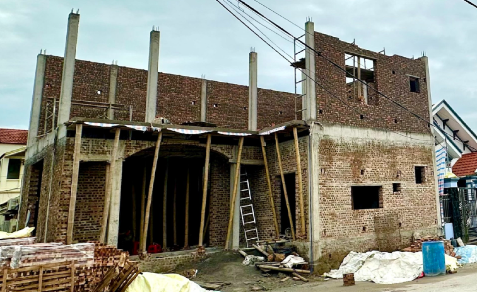 Bộ Xây dựng nói rõ thời điểm xây nhà ở riêng lẻ không cần xin phép