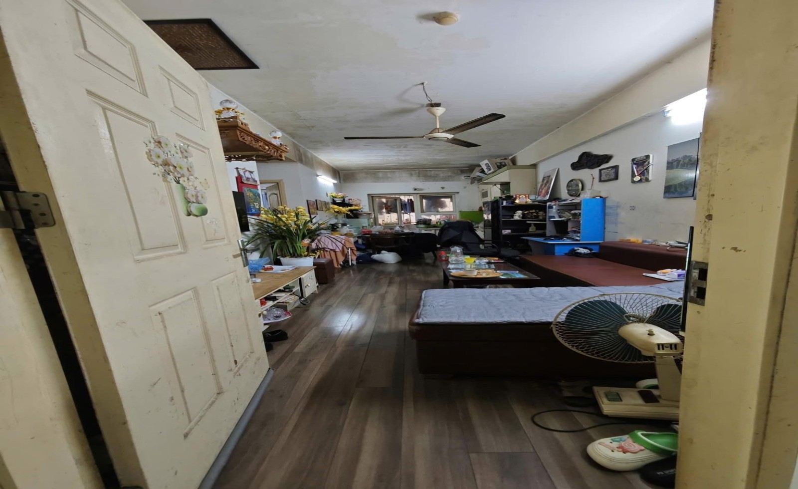 Căn hộ 58m2, mốc meo, không sổ rao bán 3 tỷ ở Hà Nội gây bão mạng: Chủ nhà lên tiếng bất ngờ