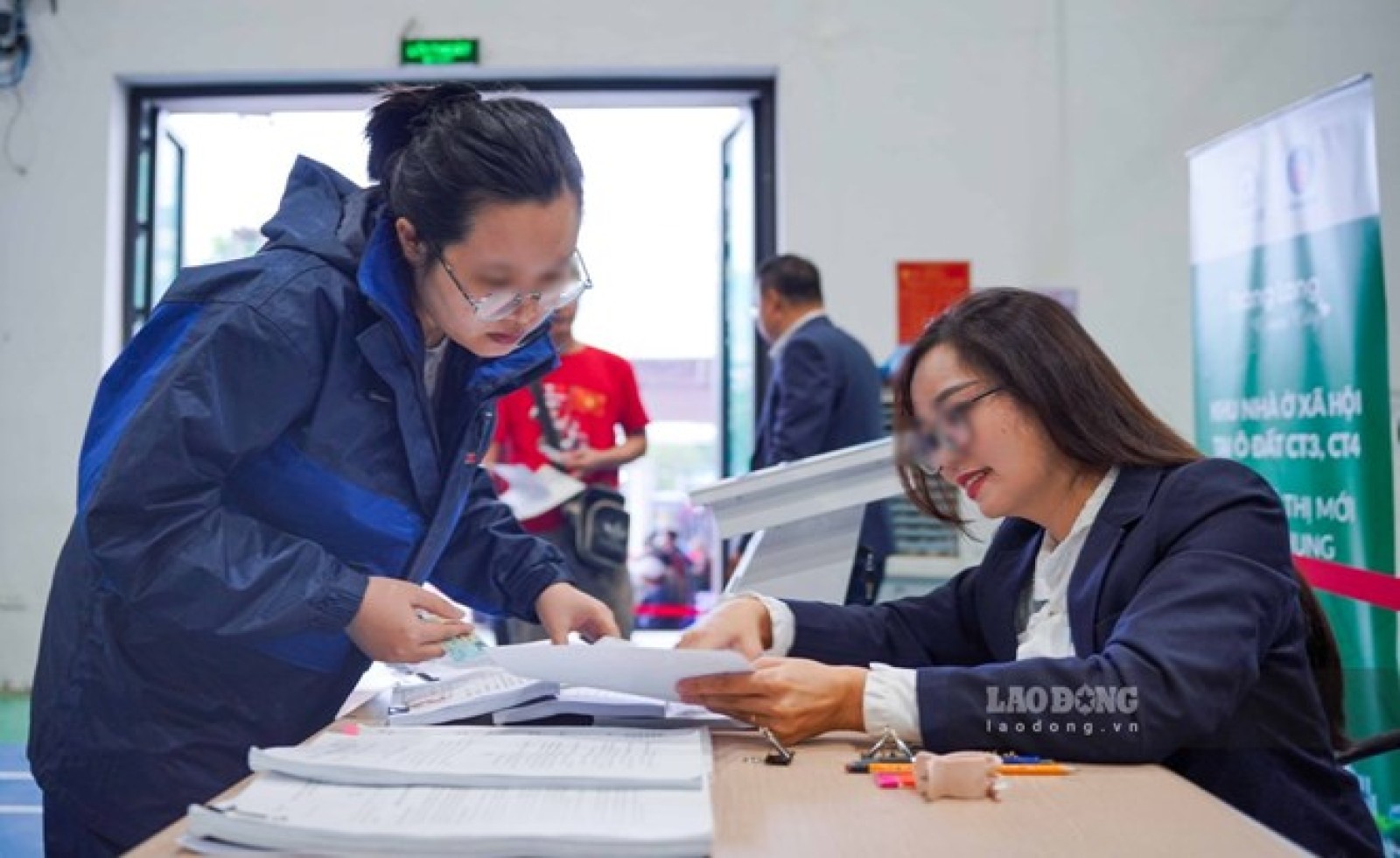 Chồng đã có nhà, vợ có được mua nhà ở xã hội từ 2026 không?