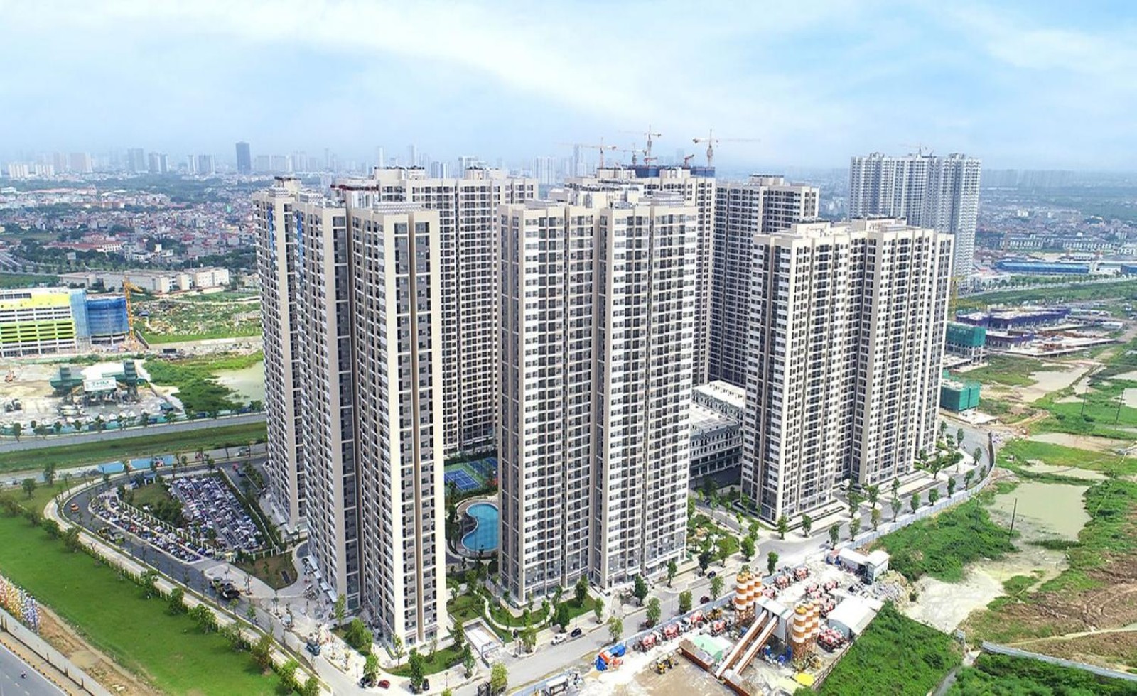 Chung cư Hà Nội Chững Giá, Thanh Khoản Giảm: Môi Giới Chuyển Sang Bán Đất Nền Vùng Ven