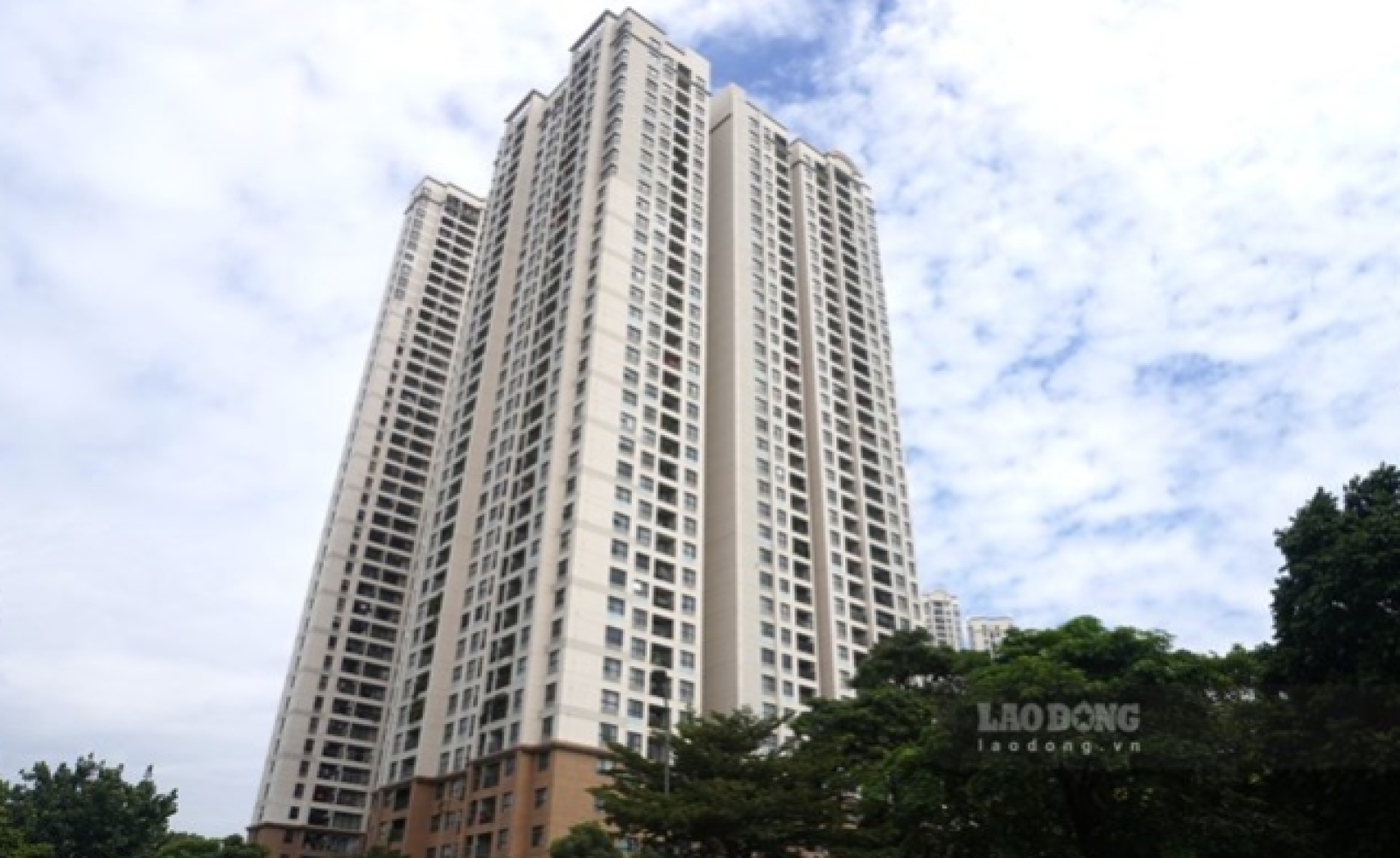 Chung cư Hà Nội và TPHCM diễn biến trái chiều, giá vẫn vượt 100 triệu đồng/m2