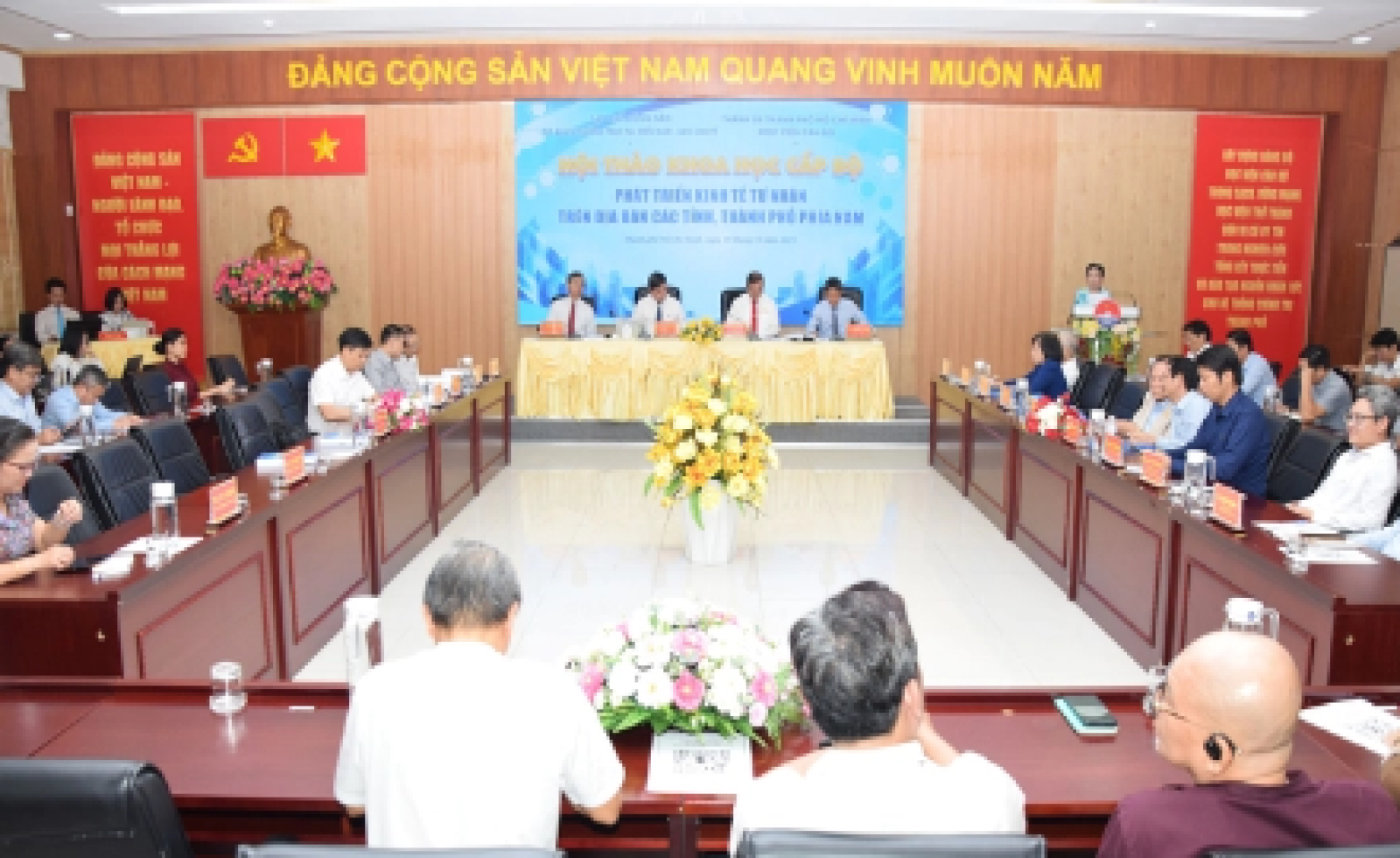 Chuyên gia đề xuất giải pháp để doanh nghiệp hoàn tất thủ tục dự án trong 24 giờ