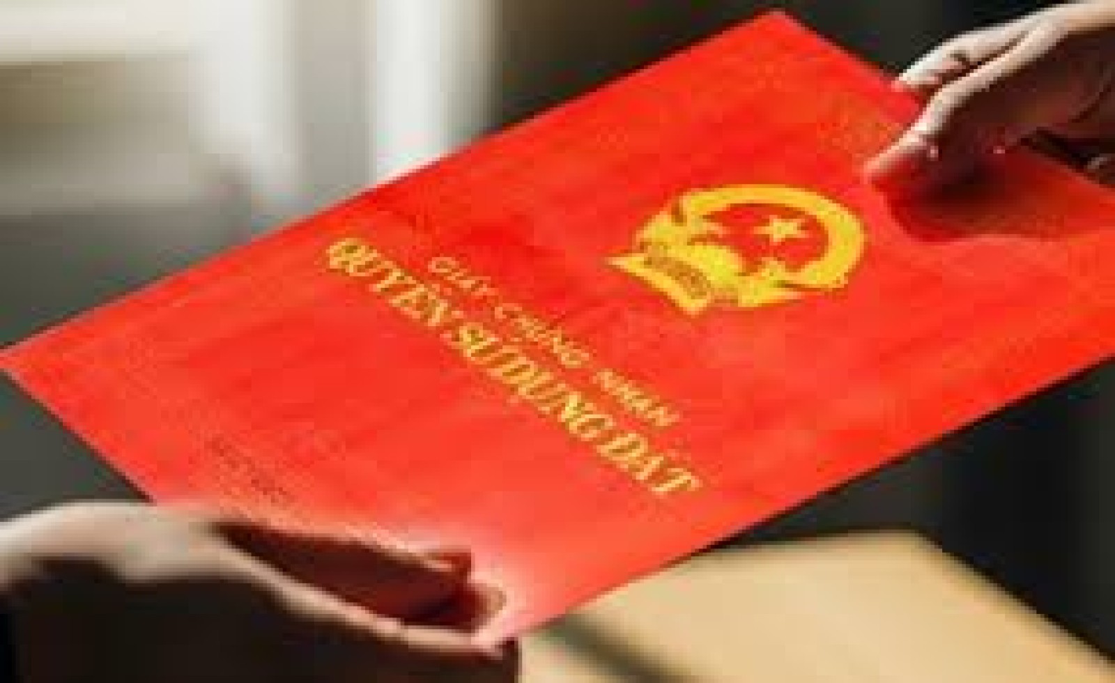 Có được thực hiện đồng thời thủ tục đính chính và cấp đổi Giấy chứng nhận?