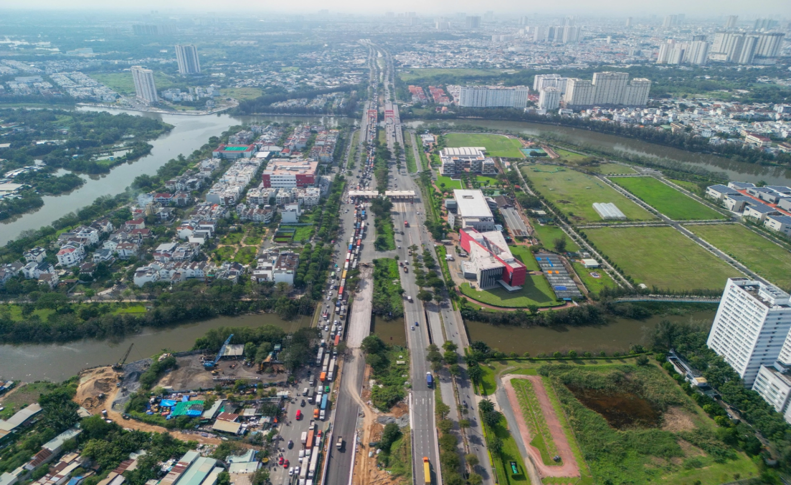 Đề xuất cách tính thuế mới để siết tình trạng 'hai giá' bất động sản