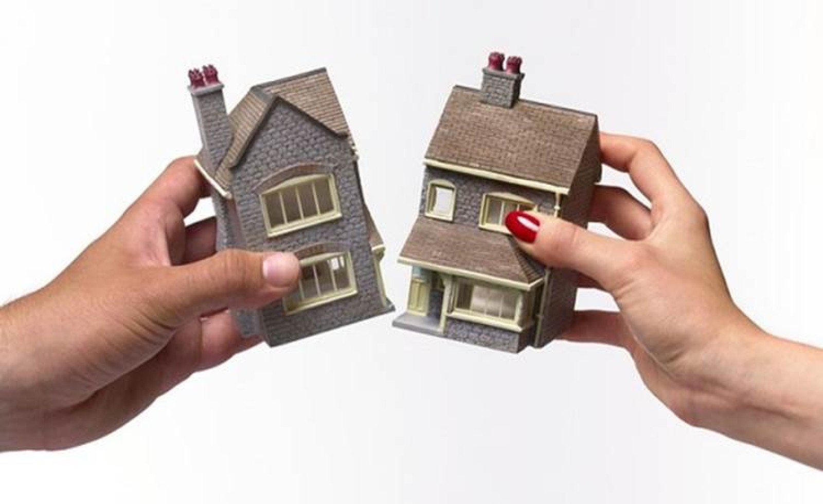 Định đoạt tài sản chung của vợ chồng là nhà đất có phải được thỏa thuận bằng văn bản không?