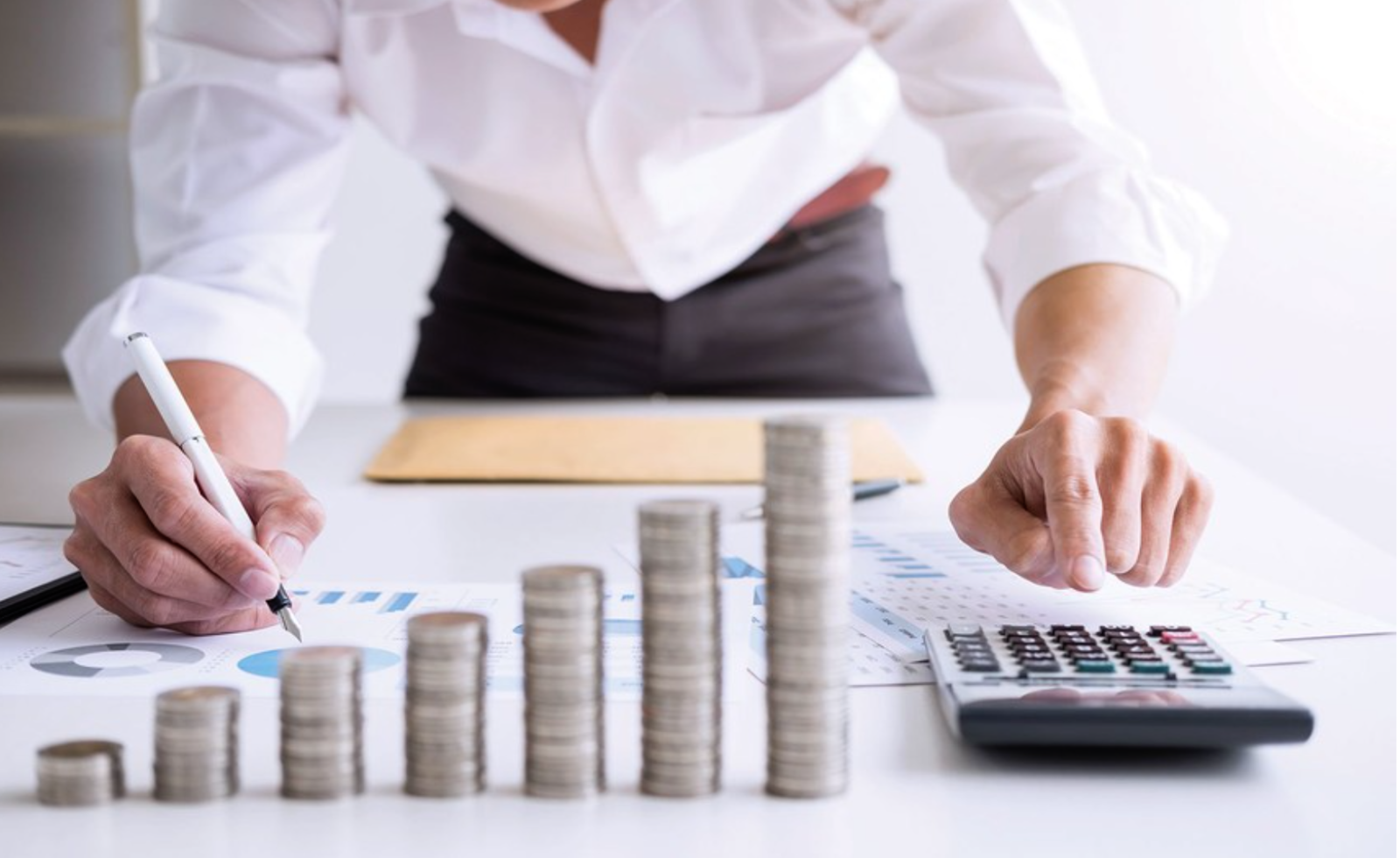 Doanh nghiệp địa ốc ứng phó với “cơn gió ngược”