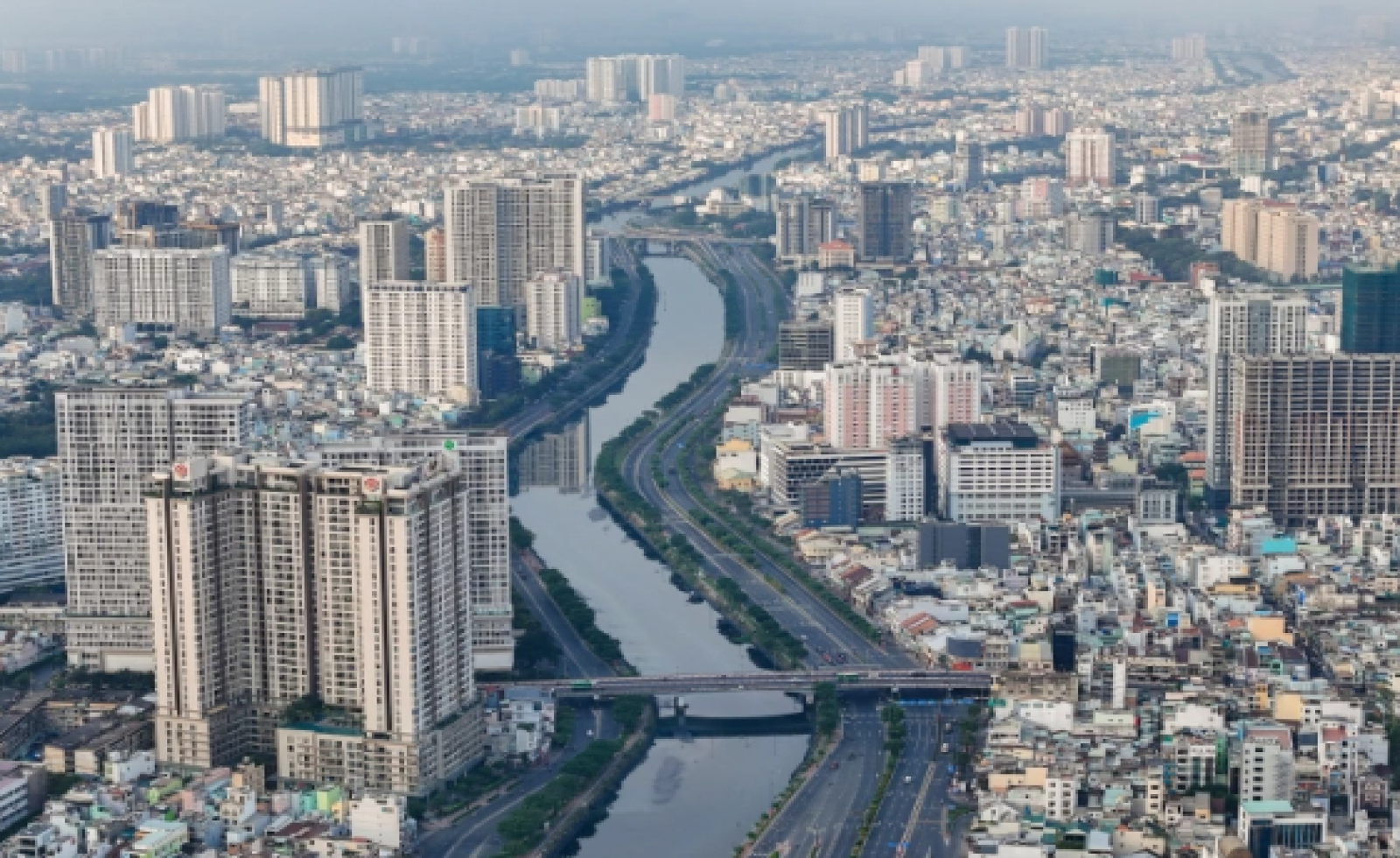 Doanh nghiệp xoay đủ cách để bán nhà thời lãi suất cao