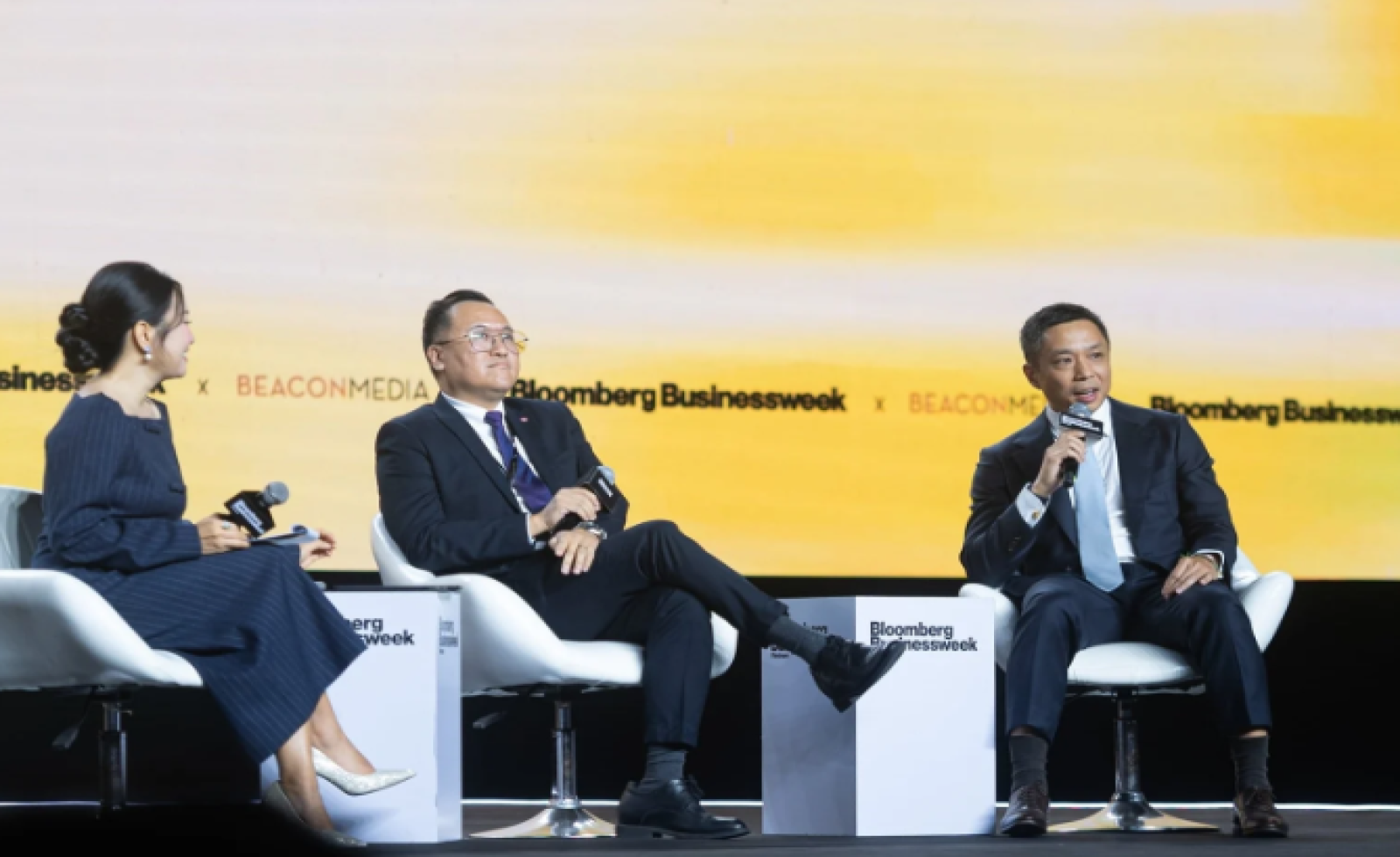 Giá nhà neo cao, giải bài toán an cư thế nào?