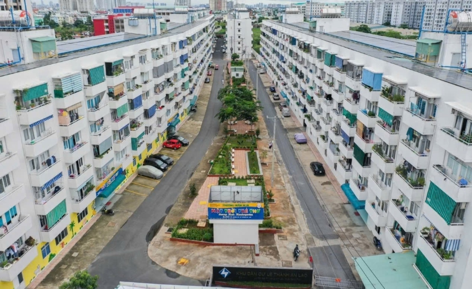 Giải pháp giúp người dân vượt qua áp lực giá nhà leo thang