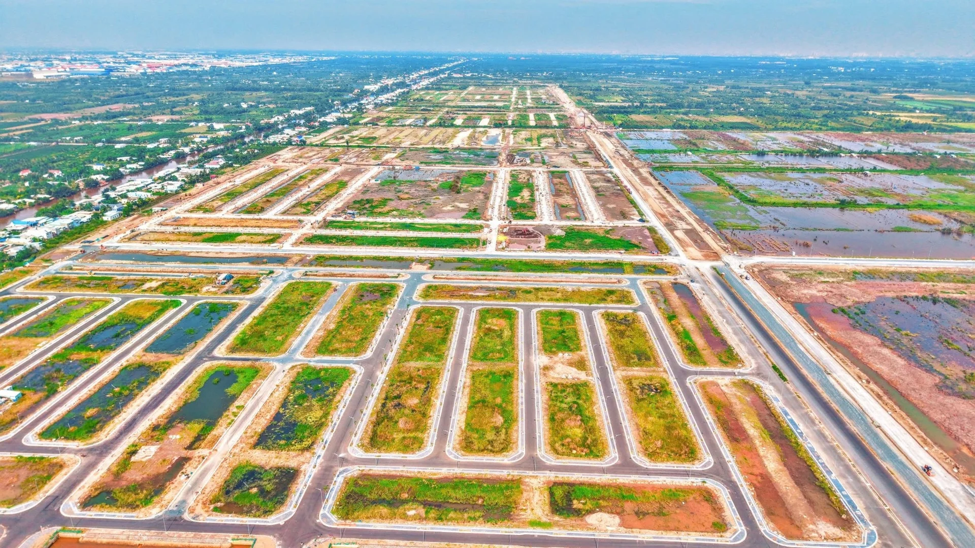 Hạn chế tối đa phân lô bán nền tại đô thị theo Luật Nhà ở (sửa đổi)