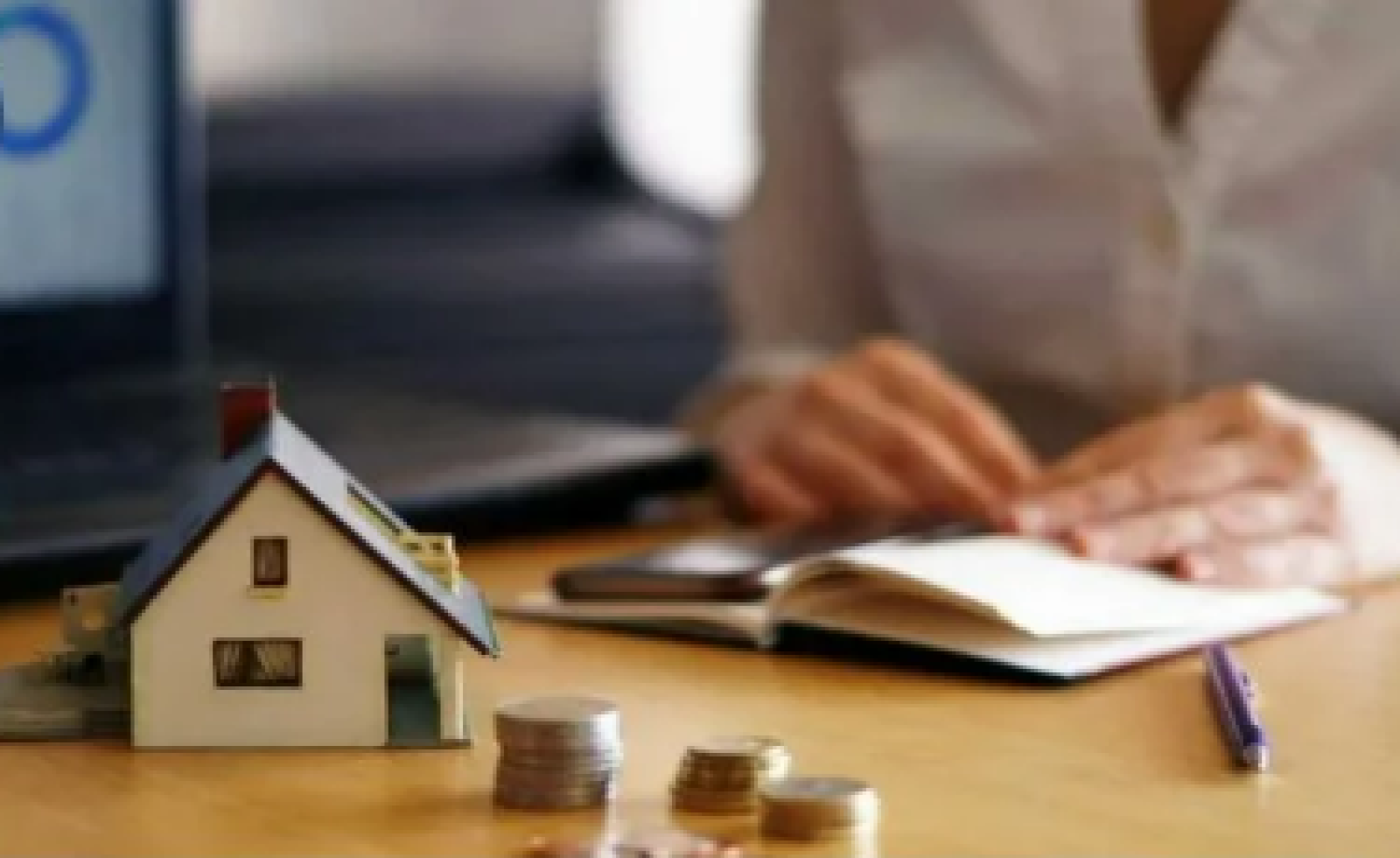 Khi người thừa kế đã trả đủ tiền mua nhà ở trả chậm cho bên bán sau khi bên mua mất thì có được đứng tên Sổ đỏ không?