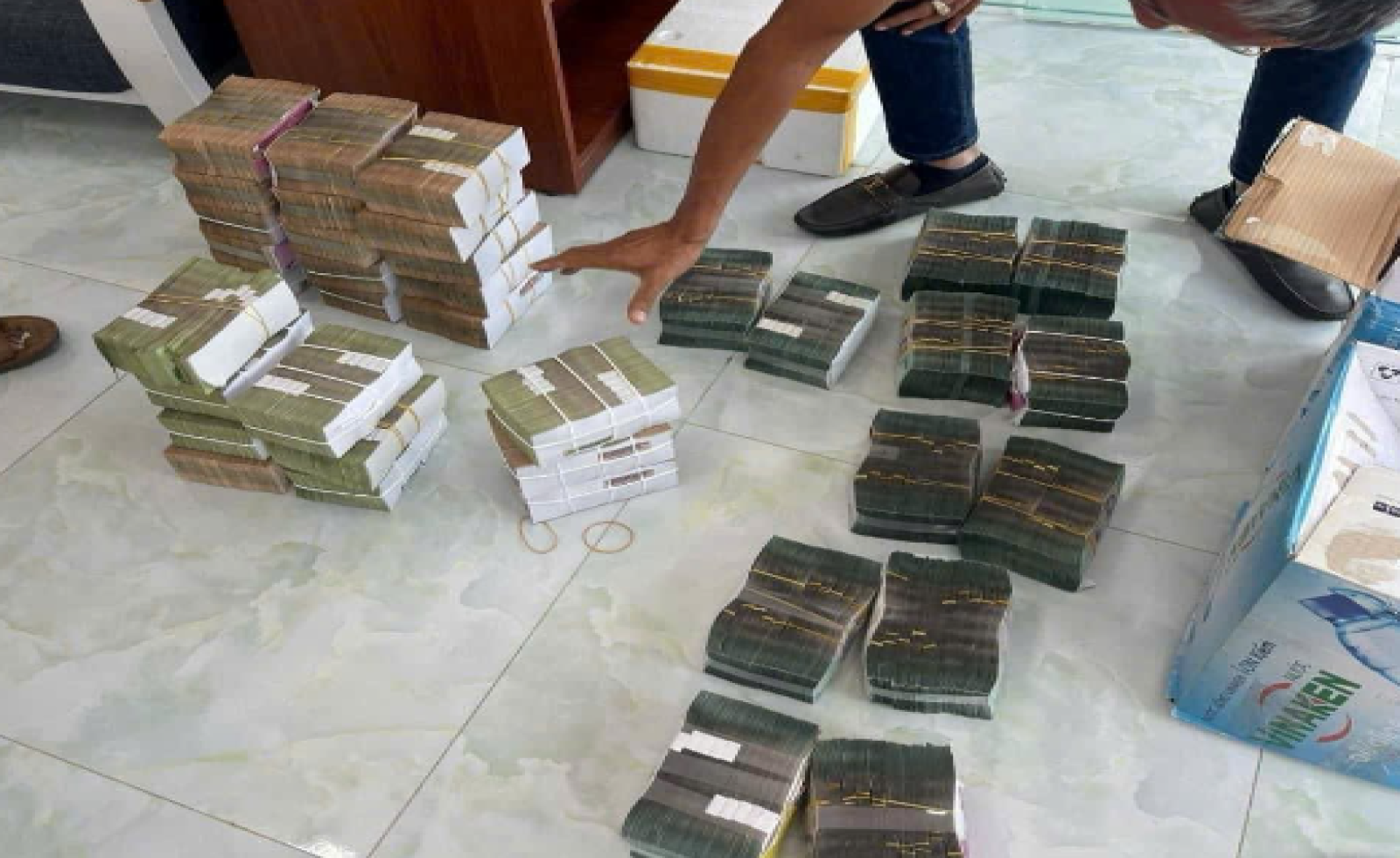 Không còn cảnh dân xách từng bao tải tiền đi mua nhà, đất