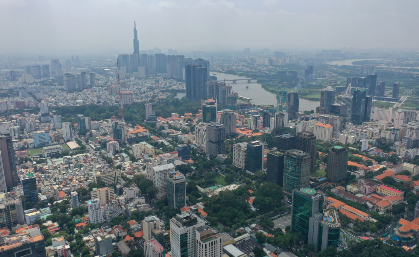 'Lãi suất tăng sẽ gây sức ép lên thanh khoản nhà cao cấp'