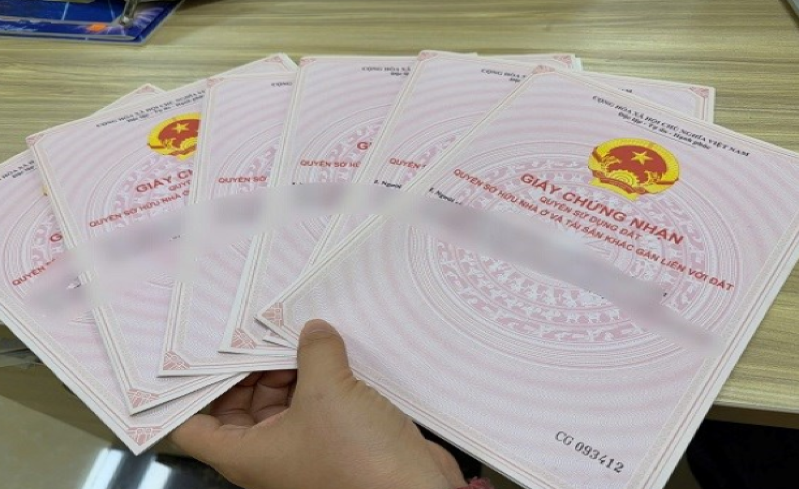 Làm sổ đỏ đất ao, trưởng thôn có vai trò gì?