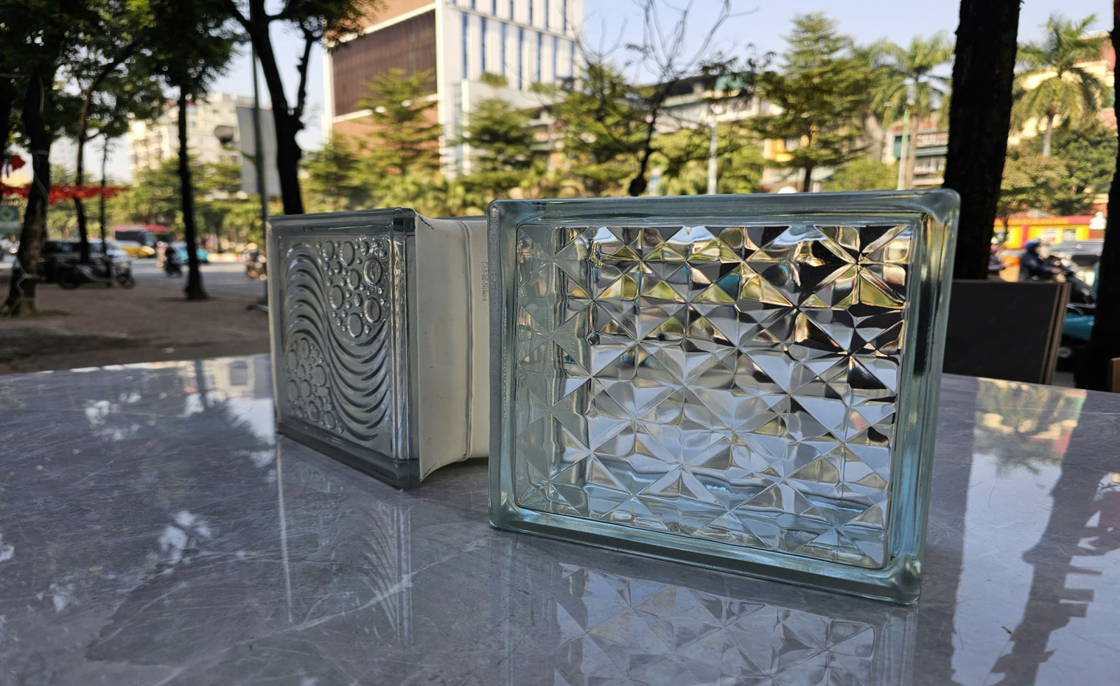 Lấy ánh sáng, làm đẹp nhà bằng gạch kính