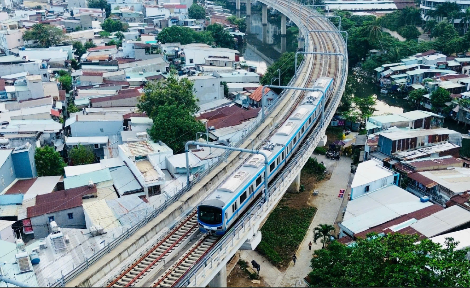 Metro TPHCM vướng vốn, giải ngân chậm