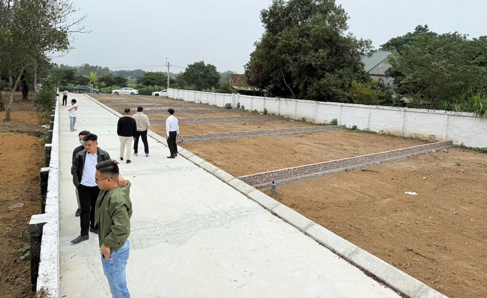 Môi giới nhà hết thời kiếm tiền nhờ “thổi giá”