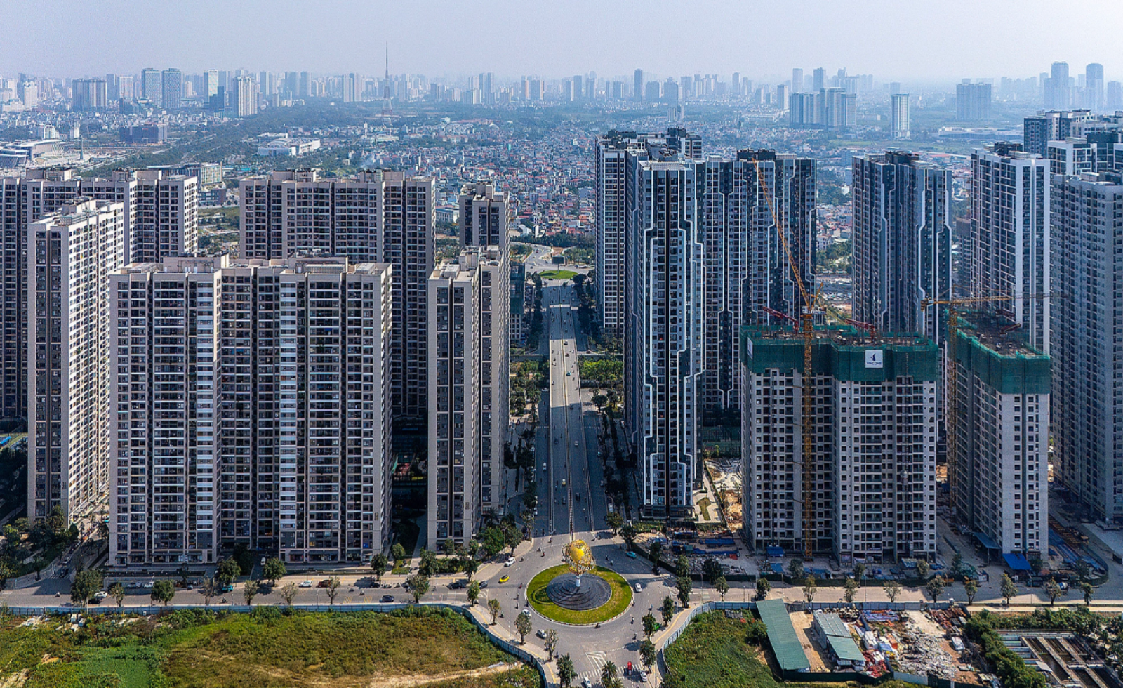 Nghịch lý chung cư mới đua tăng giá dù hàng chuyển nhượng giảm nhiệt