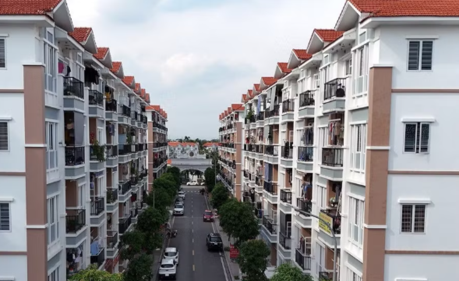 Nguồn cung căn hộ thương mại giảm mạnh, nhà ở xã hội tăng tốc