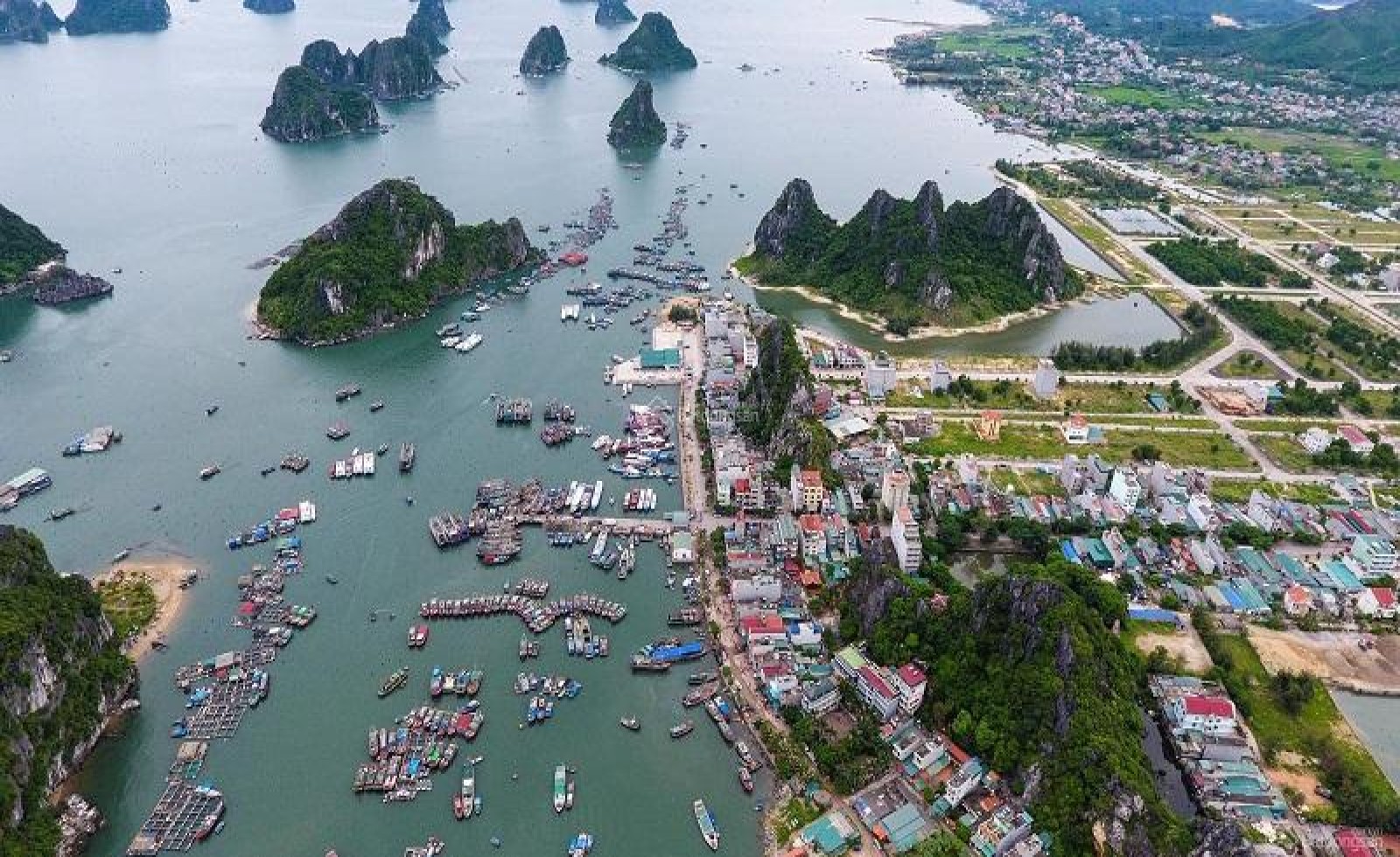 Nhà Đất Vân Đồn Có Nóng Sốt Khi Lên Thành Phố?