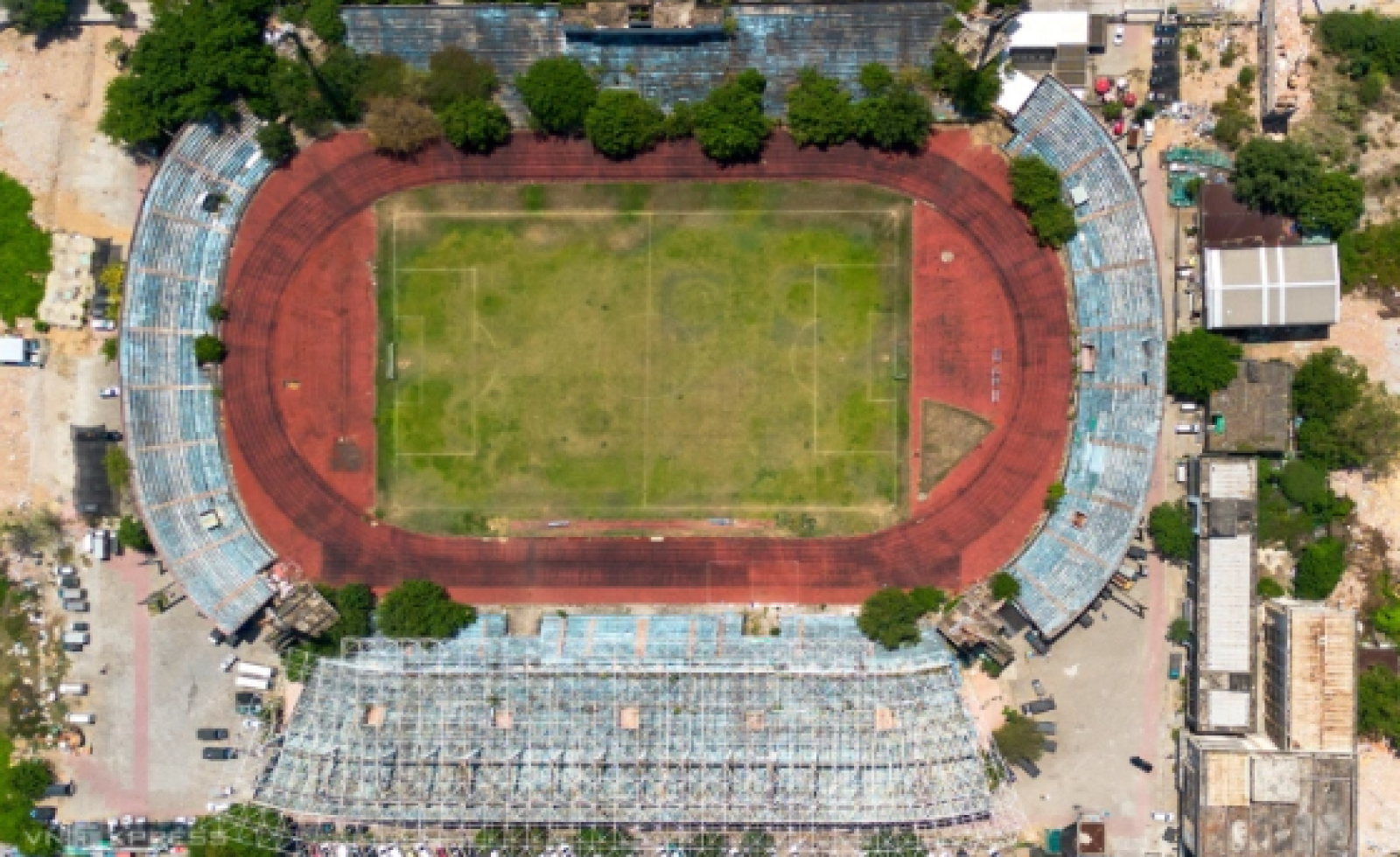 Nhà thầu tháo dỡ sân vận động Chi Lăng với giá rẻ hơn một nửa