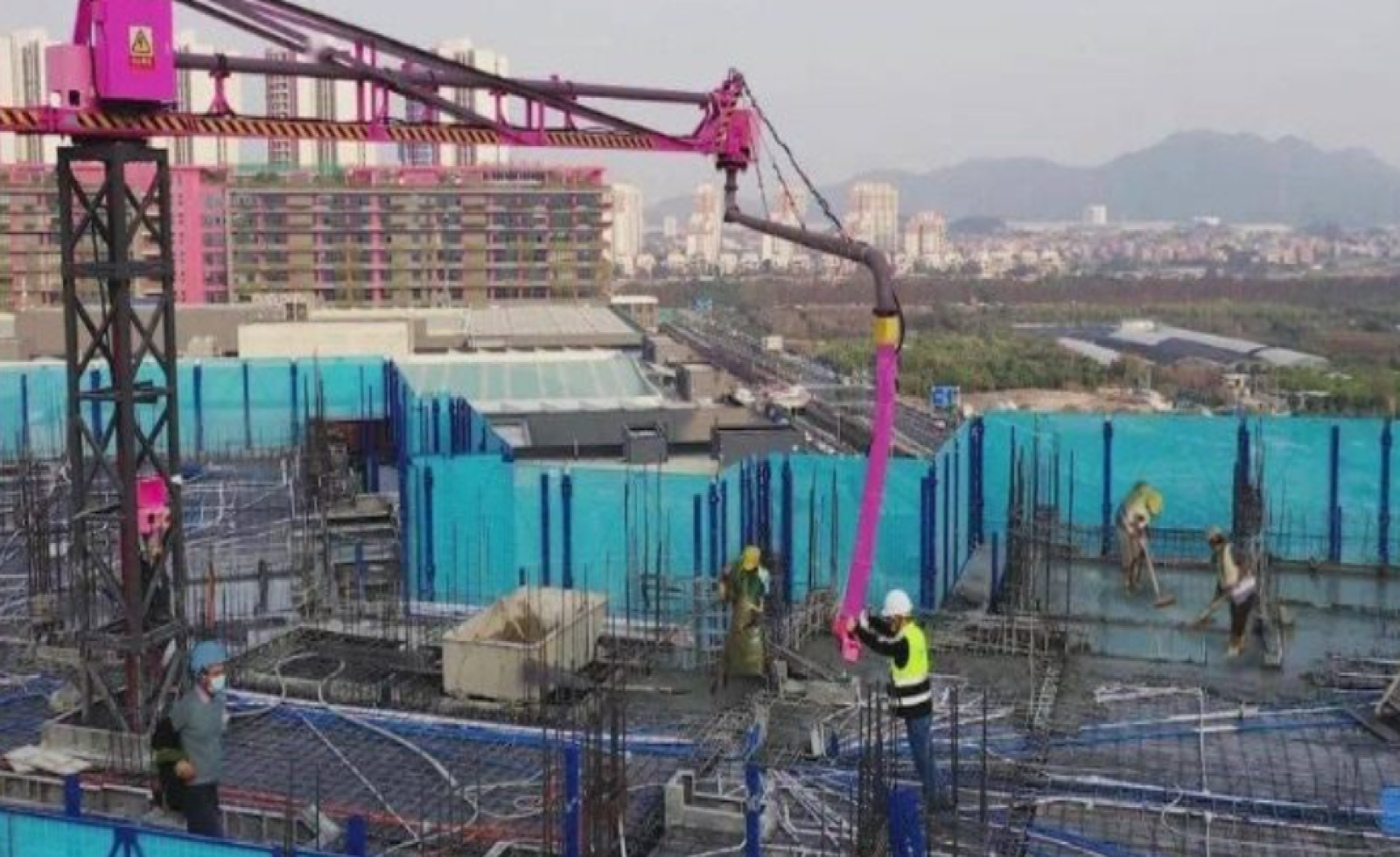 Phát minh rung chuyển ngành xây dựng của Trung Quốc: Robot xây nhà, AI trực tiếp điều phối siêu dự án 16 km dưới đáy biển với sai số dưới 1 mm