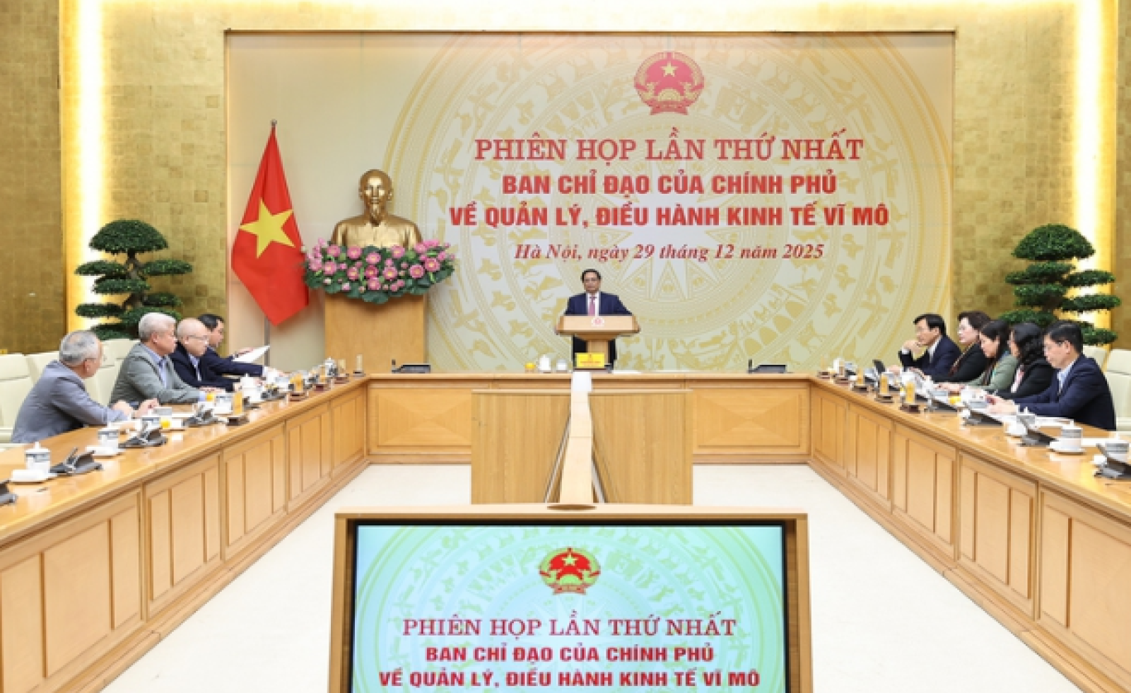 Thủ tướng: Khẩn trương lập trung tâm giao dịch bất động sản và quyền sử dụng đất