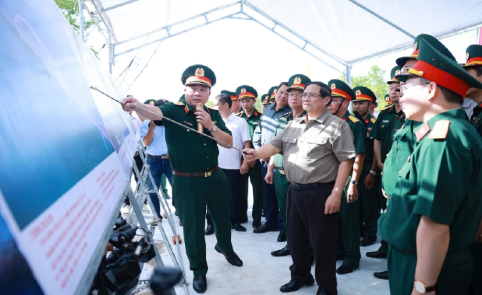 Thủ tướng yêu cầu tăng tốc tiến độ cao tốc Cà Mau – Đất Mũi và tuyến đường ra đảo Hòn Khoai