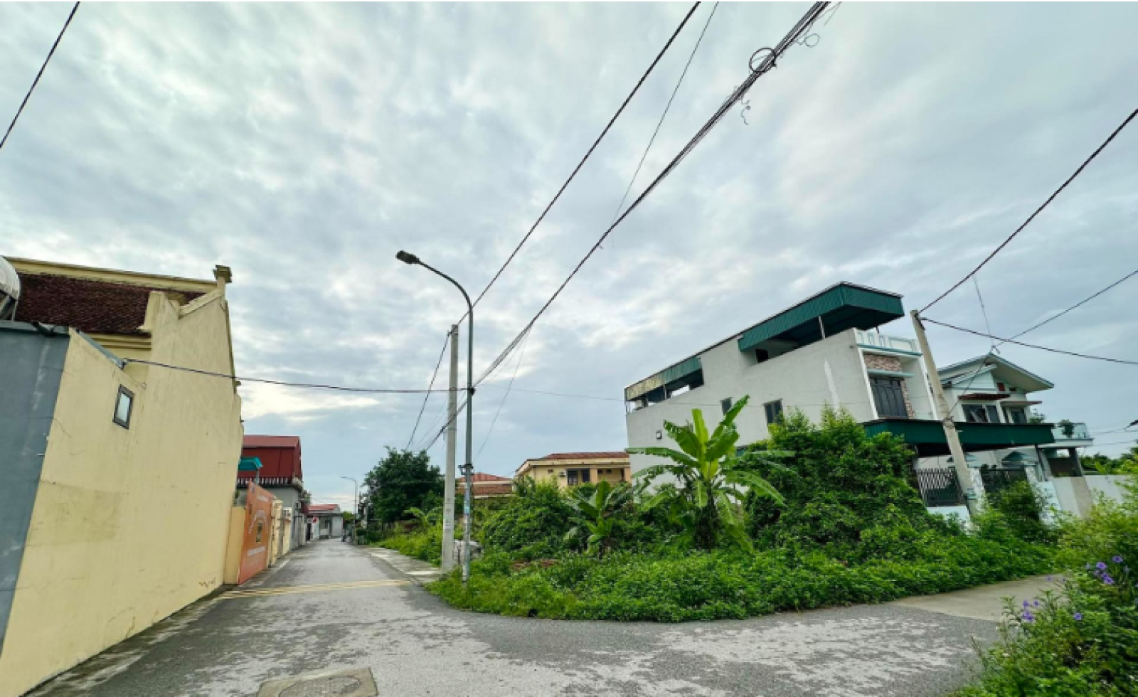 Thừa kế đất nông nghiệp đã xây nhà, có hộ khẩu: Có được cấp sổ đỏ đất ở?