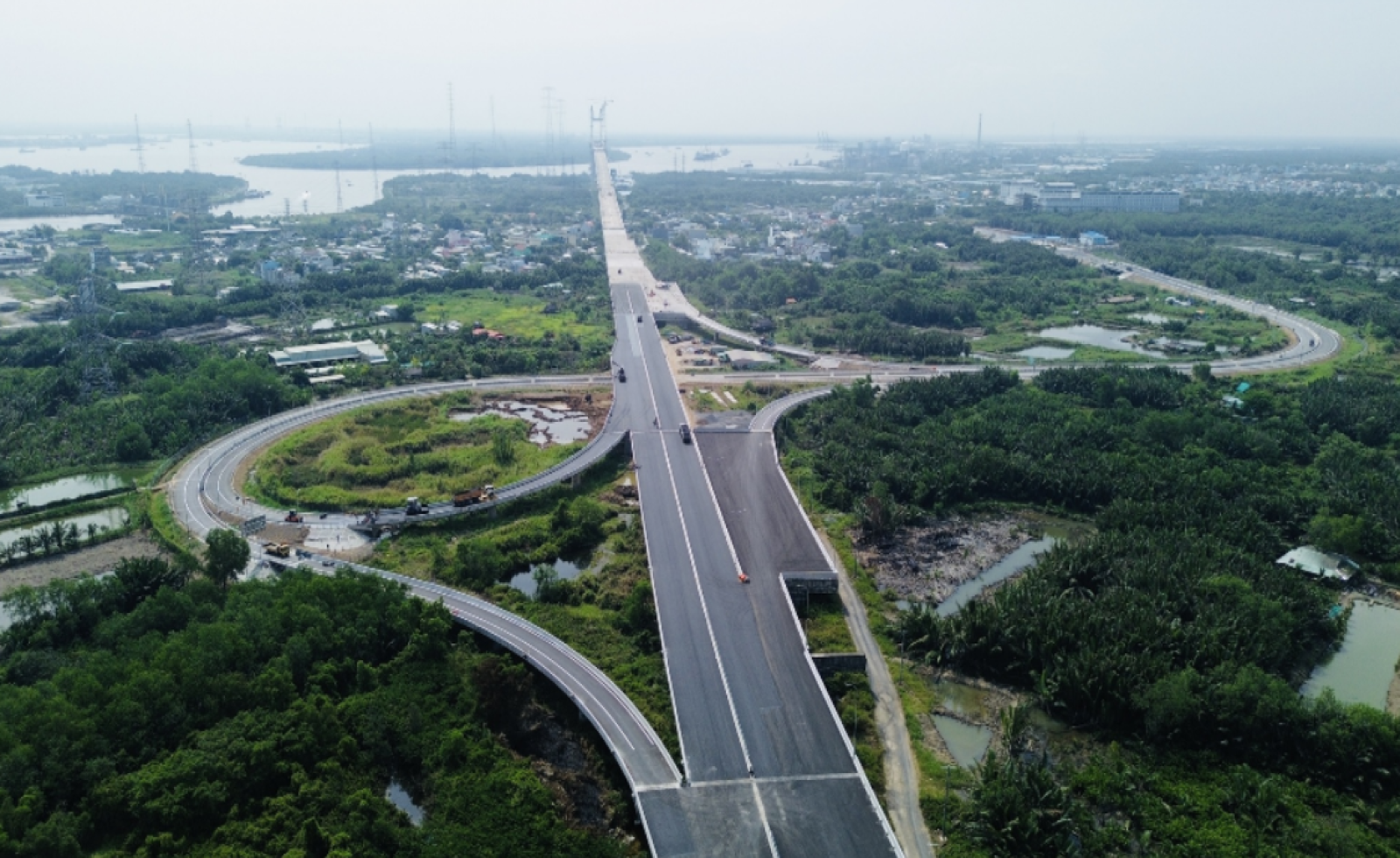 Từ bài toán giãn dân của Hà Nội sang tương lai cửa ngõ phía Tây TP.HCM