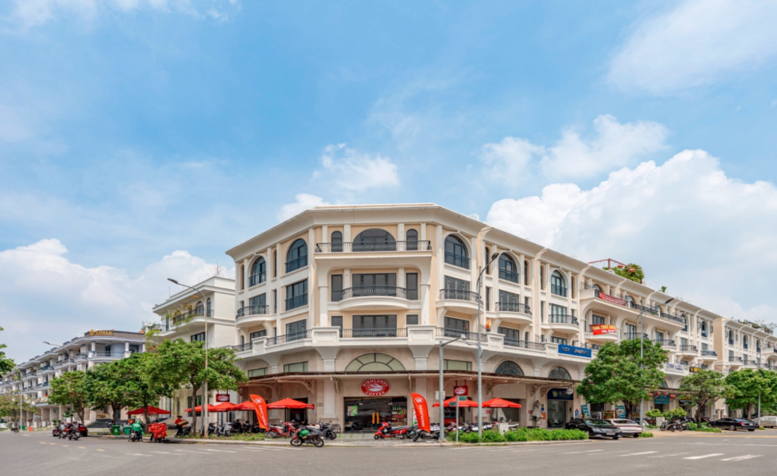 Van Phuc City quy tụ gần 100 thương hiệu trong nội khu