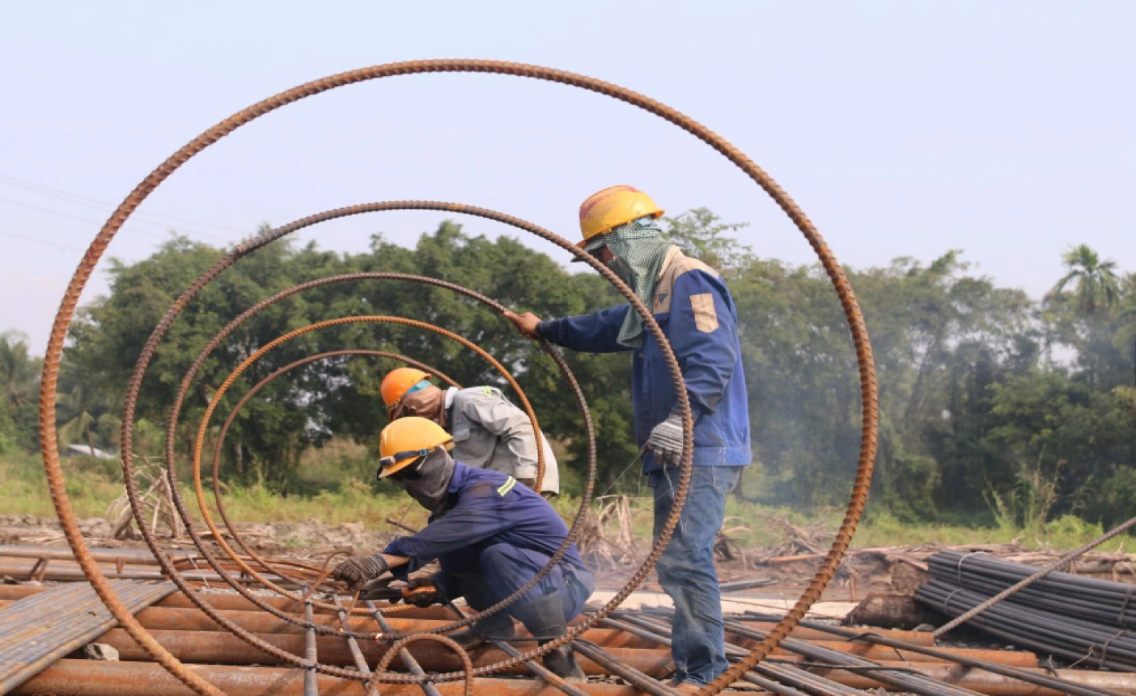 Vật liệu xây dựng đồng loạt tăng giá đe dọa giấc mơ an cư của người dân