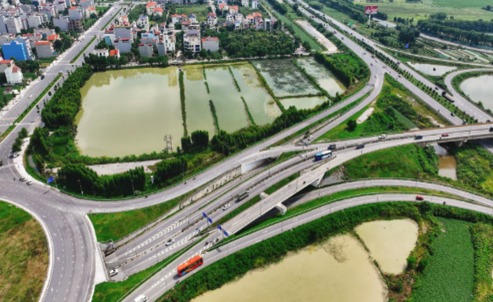 Xây nhà trên đất cha mẹ cho, chị cả ở Bắc Ninh bị các em ngăn cản khi làm sổ