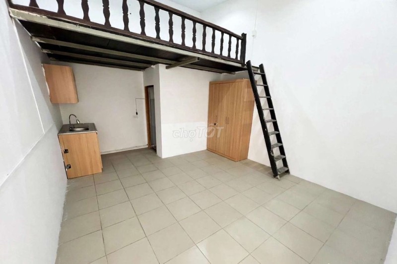 247 nguyễn văn linh phòng trọ vệ sinh khép kín .có gác xép ở luôn
