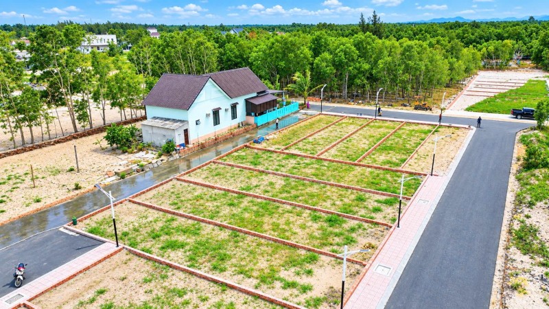 Bán Đất 124.8m2 có sẵn 70 m2 thổ cư giá 350 triệu tại đường thông cách trục dọc 2 làn khu kinh tế 35m Xã Triệu Vân Huyện Triệu Phong Quảng Trị