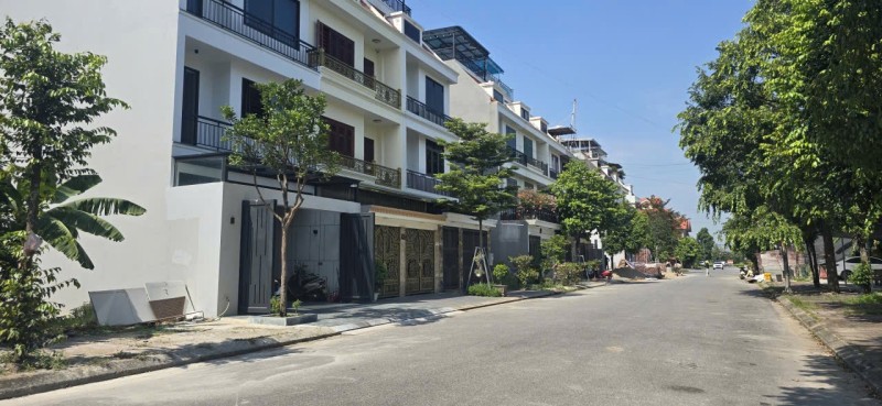 Bán đất dãy NQ3 mặt đường đại tráng nhìn vườn hoa KĐT đại dương. Diện tích 117m mặt tiền 6m hướng tây bắc. Phường võ cường tỉnh bắc ninh VIP