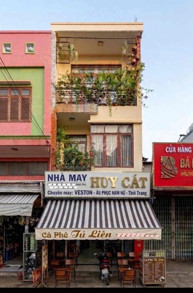 Bán nhà 3 tầng- 2 mặt tiền chợ Quảng Phú