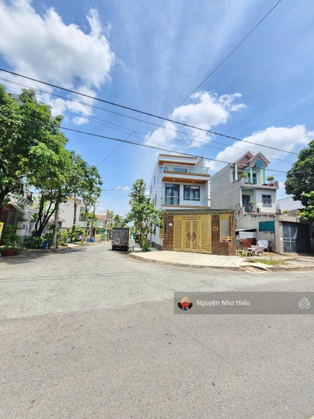 Bán nhà góc 2MT KDC Biconsi P. Tân Bình TP. Dĩ An