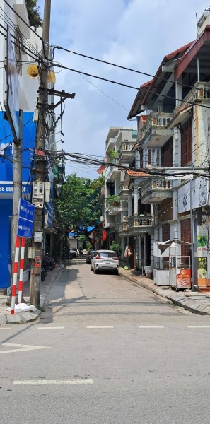 * Bán nhà: Ngõ 5, phố 2, đường Đinh Tiên Hoàng, phường Đông Thành