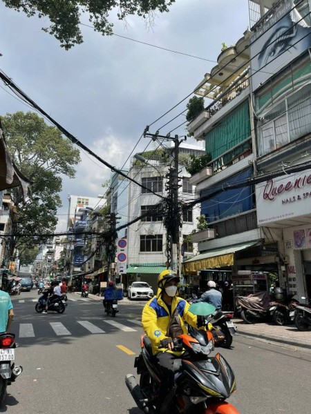 Bán nhà Ngô Quyền, Quận 10, 2 mặt tiền, 3 tầng, giá chỉ 13,8 tỷ
