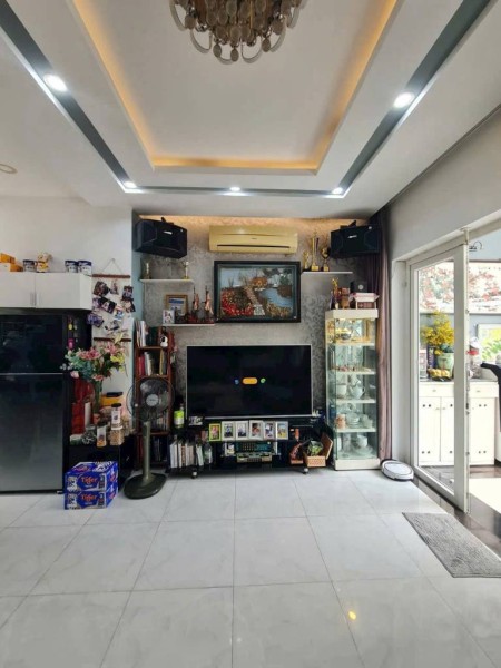 Bán nhà phố Mega Village Khang Điền, full nội thất, chỉ 9 tỷ thương lượng