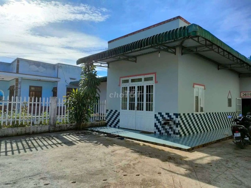 Bán nhà rộng thoáng an ninh ngay khu dân cư