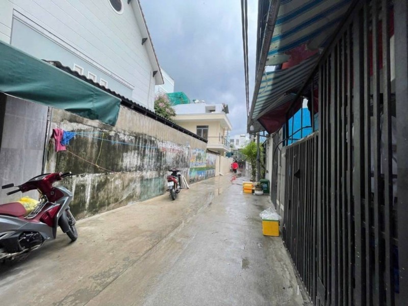 Bán nhà Tân Thuận Đông, Quận 7, hẻm 4m, 7 phòng, diện tích 3,7x9m, thu nhập 20tr/tháng