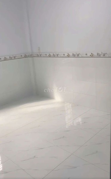 BÁN NHÀ TRỆT LẦU 4PN 2WC MỚI SƠN SỬA KDC 586 LỘ OTO GIÁ 2.75 TỶ
