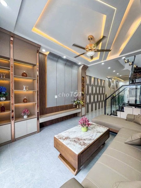 BÁN NHÀ TRỆT LẦU DT RỘNG HẺM 67 PHAN ĐĂNG LƯU GẦN VINCOM HÙNG VƯƠNG