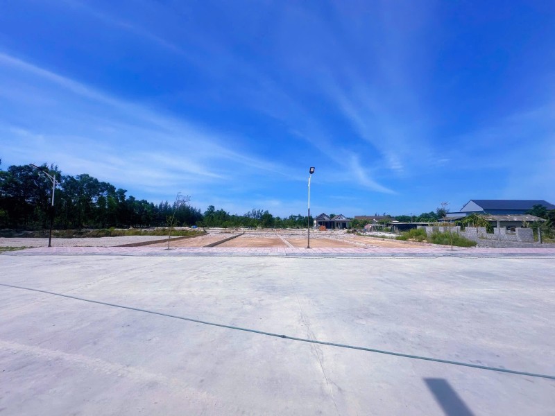 Bán nhanh lô Đất 311.6m2cách đường 2 làn 30m, biển 900m