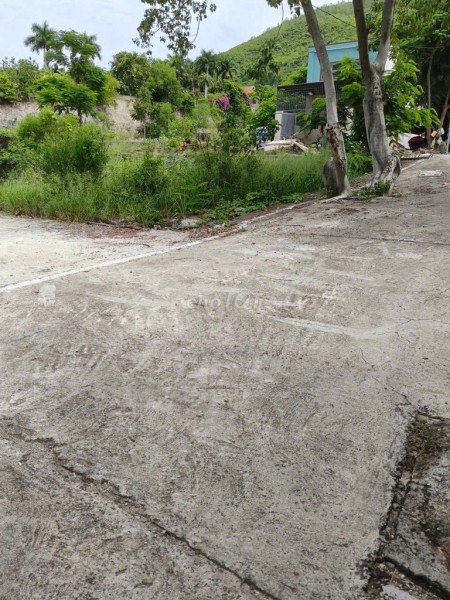 Bán nhanh lô Phước đồng. 74m2. Chỉ 1ty320tr *** Lô 2 mặt tiền 74m2