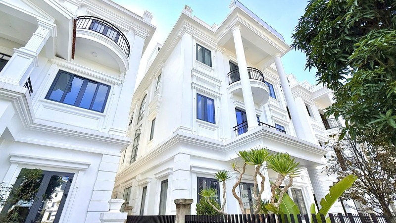 BIỆT THỰ SÂN VƯỜN BÊN CẠNH HÀNH CHÍNH CÔNG NGAY TRUNG TÂM THÀNH PHỐ HUẾ